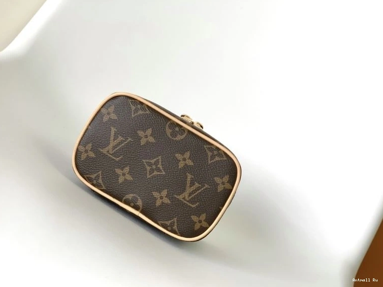 Cosmetic Louis SmoothTexture Vuitton Bags 93793 0717